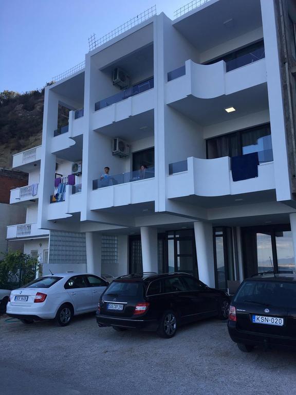 Sea Star Apartments Улцинь Екстер'єр фото