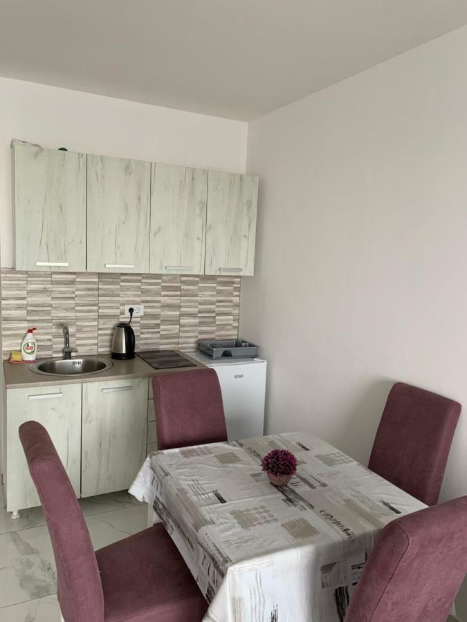 Sea Star Apartments Улцинь Екстер'єр фото